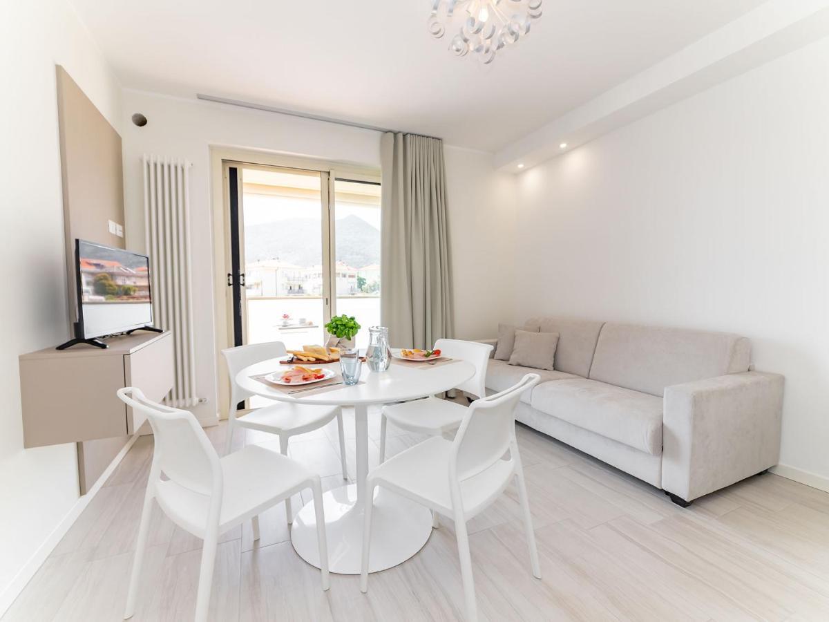 Ferienwohnung Michelangelo With Swimming Pool And Terrace Borghetto Santo Spirito Exterior foto
