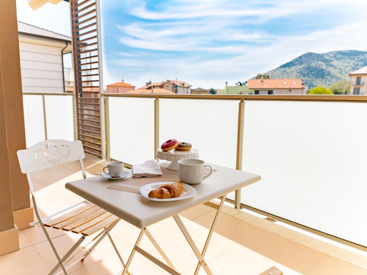 Ferienwohnung Michelangelo With Swimming Pool And Terrace Borghetto Santo Spirito Exterior foto
